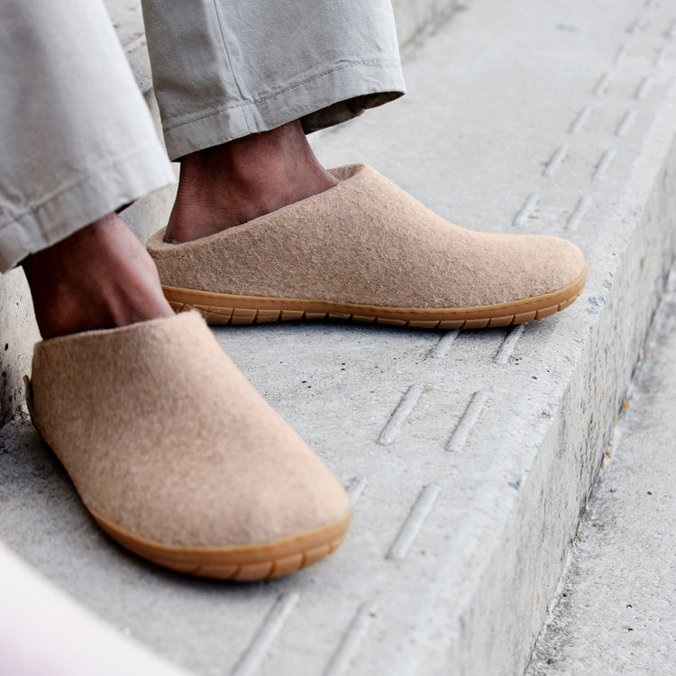 The honey rubber slip-on Sand
