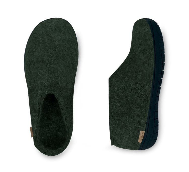 The black rubber shoe forest