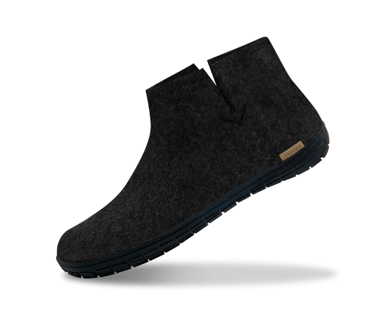 The black rubber boot charcoal