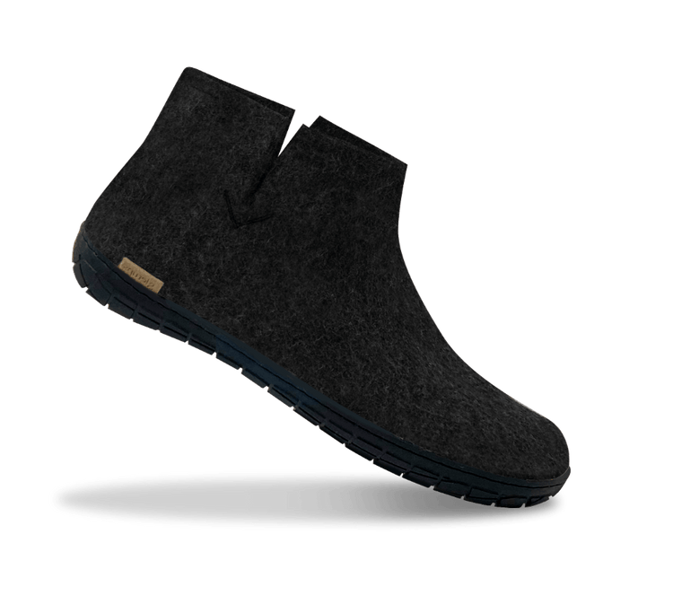 The black rubber boot charcoal