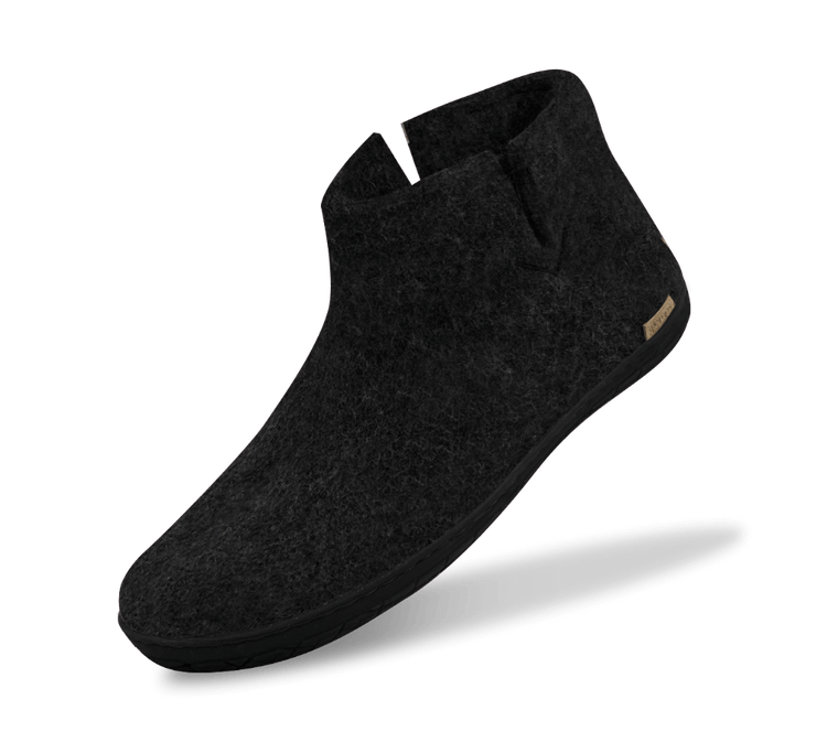 The black rubber boot charcoal
