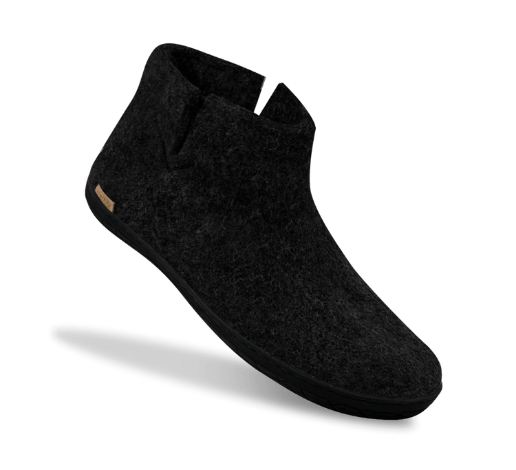 The black rubber boot charcoal