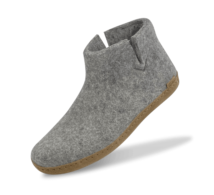 The leather boot grey