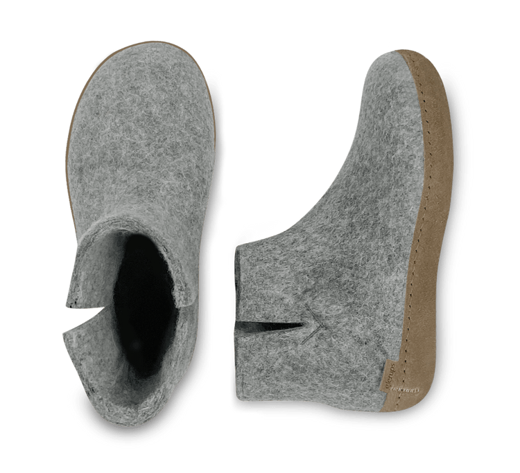 The leather boot grey