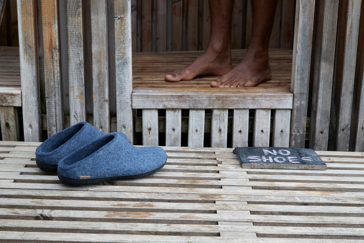 glerups slip-on black rubber natural felted wool warm outdoor adventure