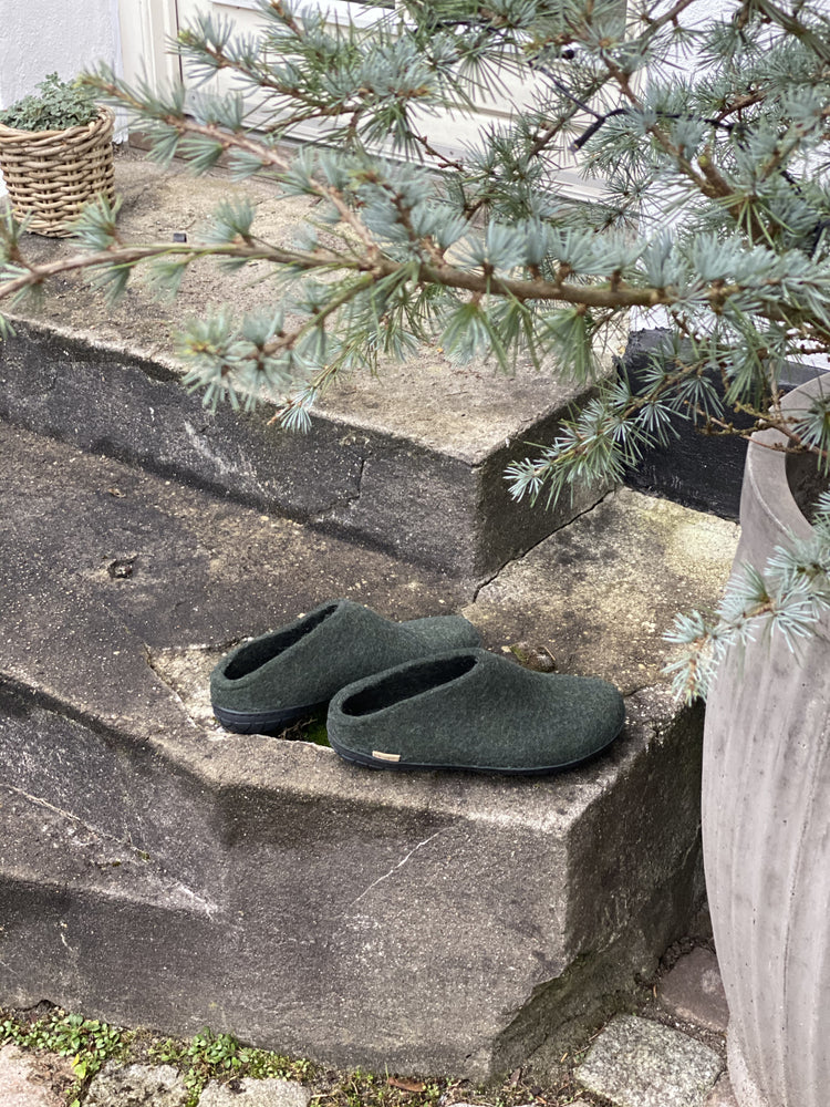 glerups slip-on black rubber natural felted wool outdoor