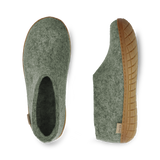 The honey rubber shoe moss