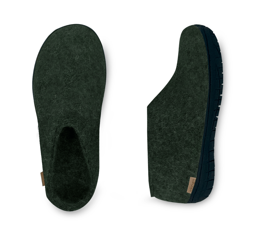 The black rubber shoe forest
