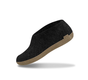 The leather shoe charcoal
